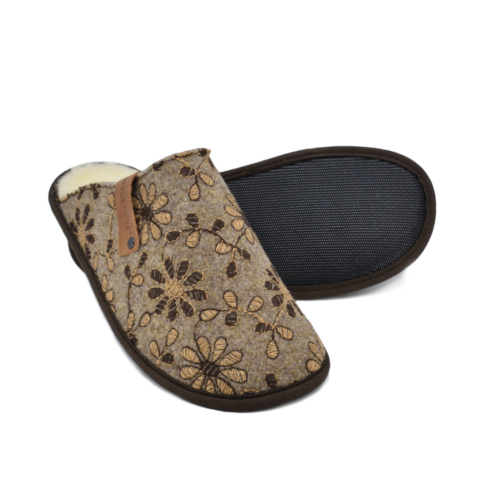 Jugu Slippers with Natural Felt and Wool - Floral Pattern v2